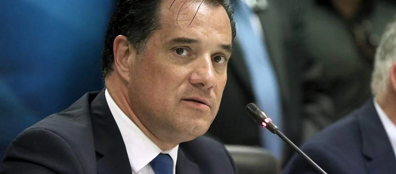 Η χιουμοριστική φωτογραφία του Α. Γεωργιάδη με... κοντό παντελονάκι λόγω «click away» - Τι απάντησε (φωτο)